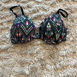 Pink by Victoria’s Secret wear  everywhere bra